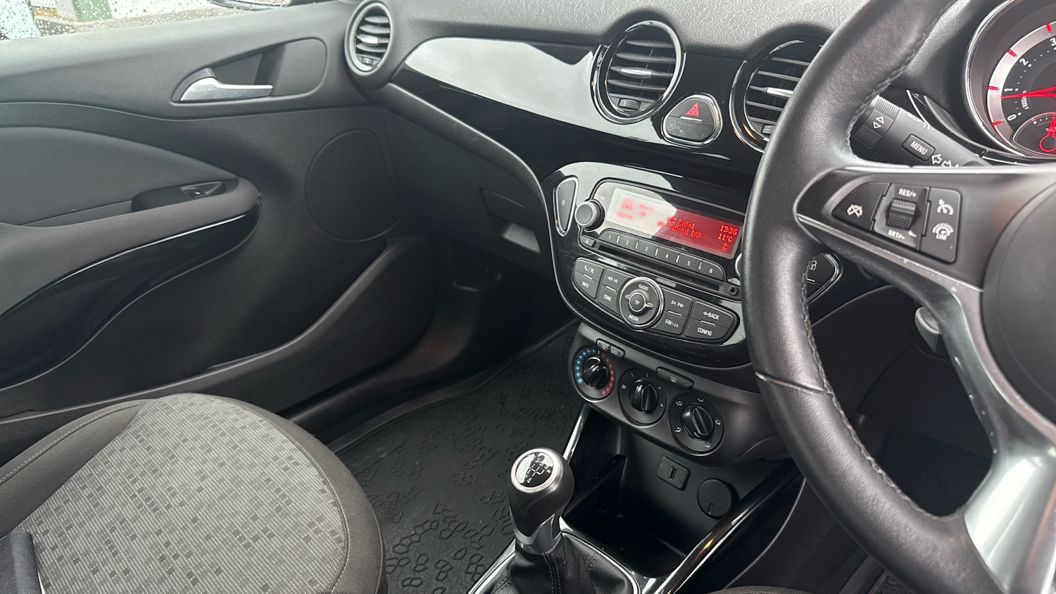 Used Vauxhall ADAM 2015 for sale - 77296421: Photo 14
