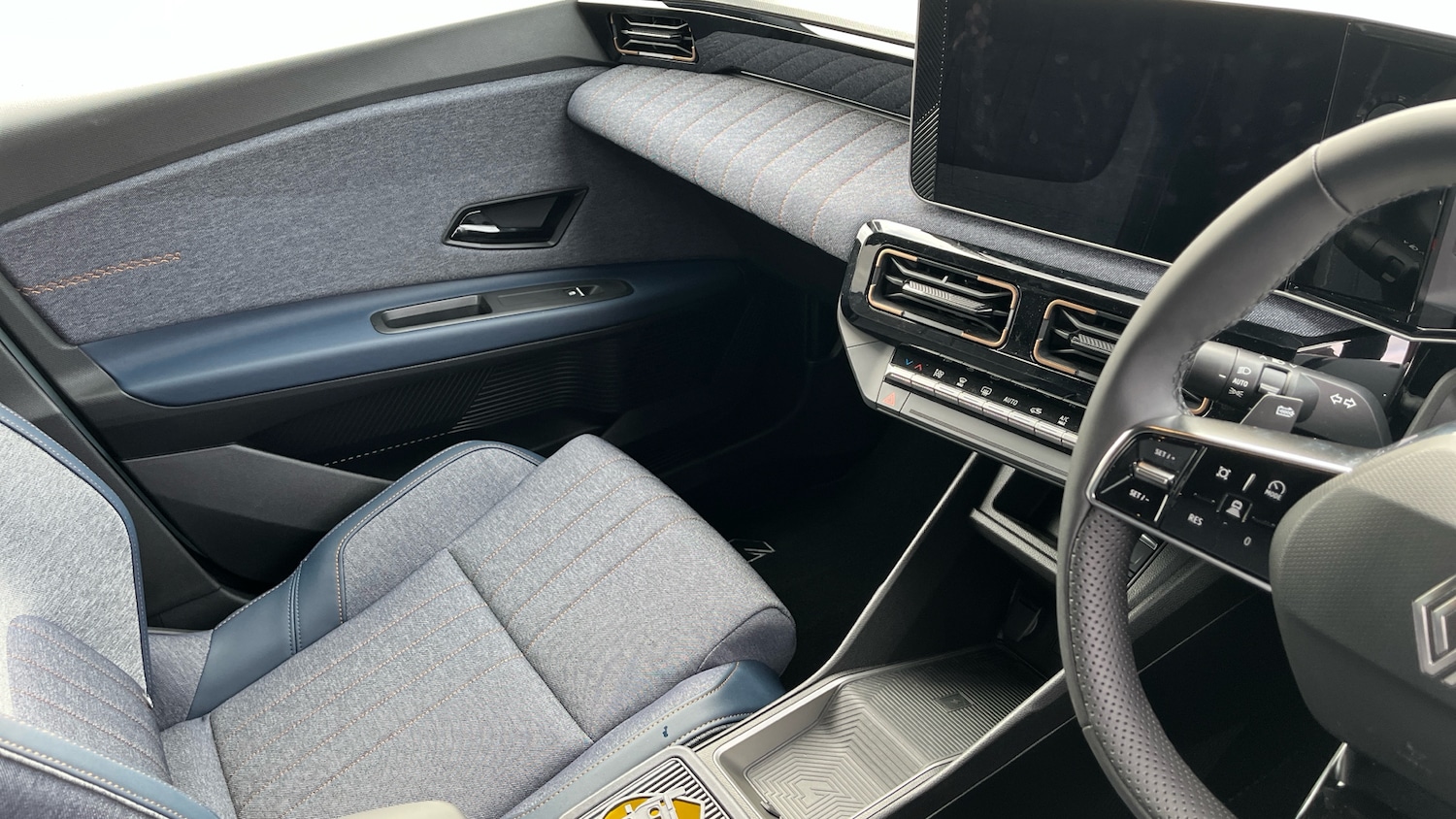 Used Renault 4 2025 for sale - 76639595: Photo 14