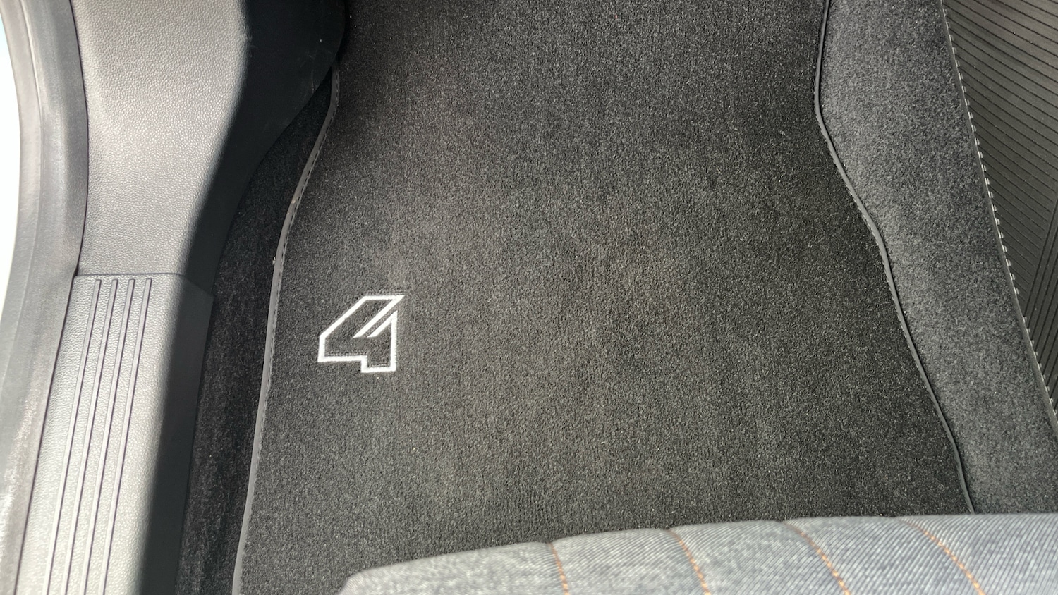 Used Renault 4 2025 for sale - 76639595: Photo 19