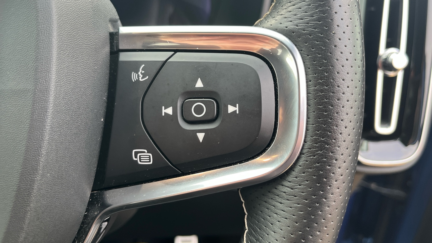 Used Volvo XC40 2021 for sale - 76694145: Photo 33