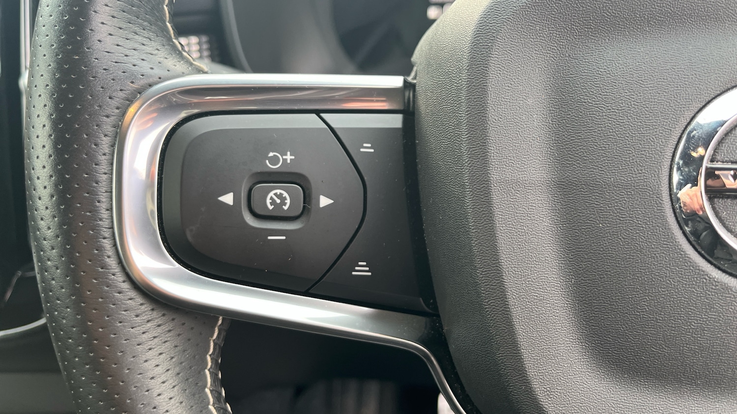 Used Volvo XC40 2021 for sale - 76694145: Photo 34