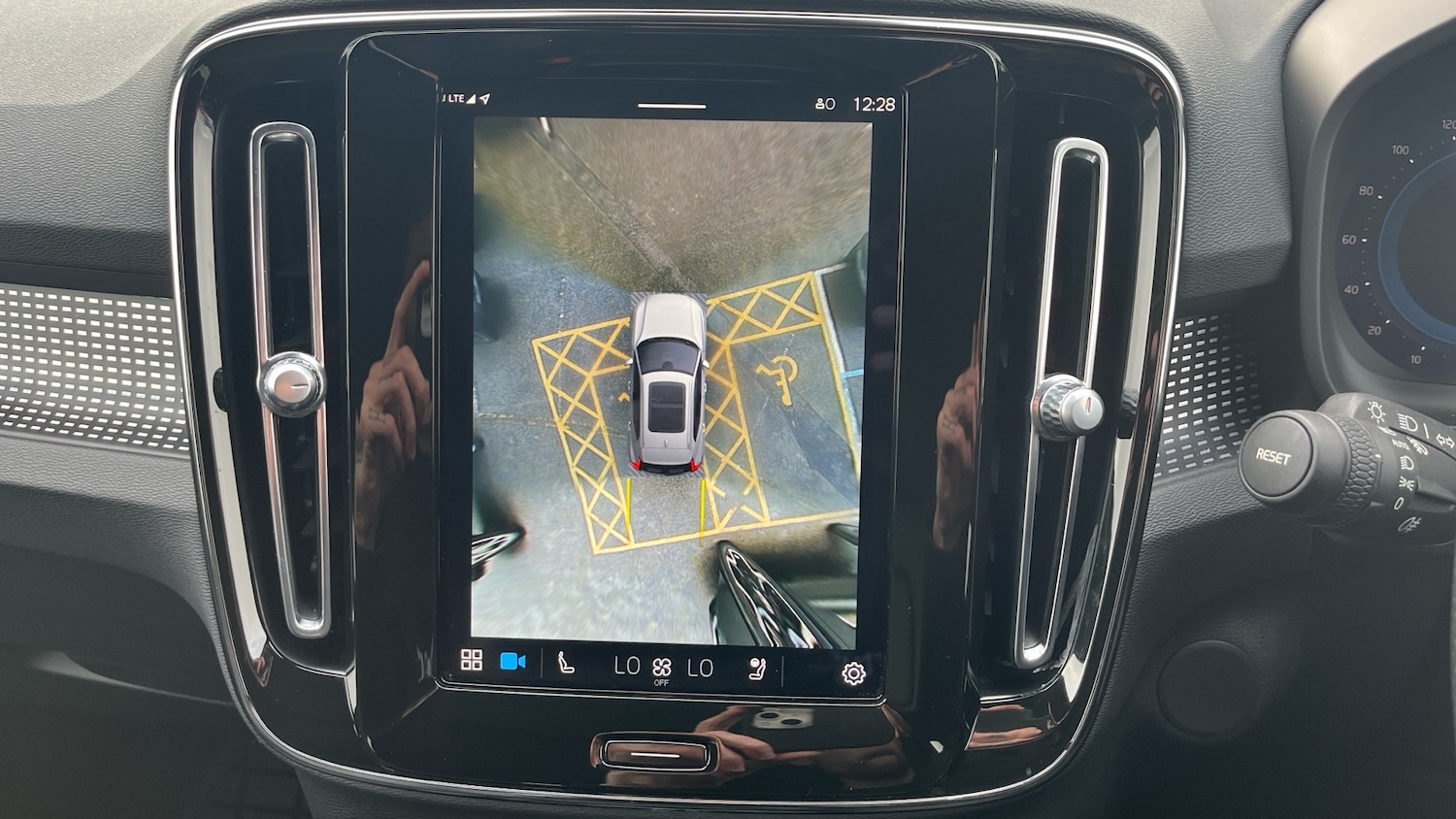 Used Volvo XC40 2021 for sale - 76694145: Photo 35