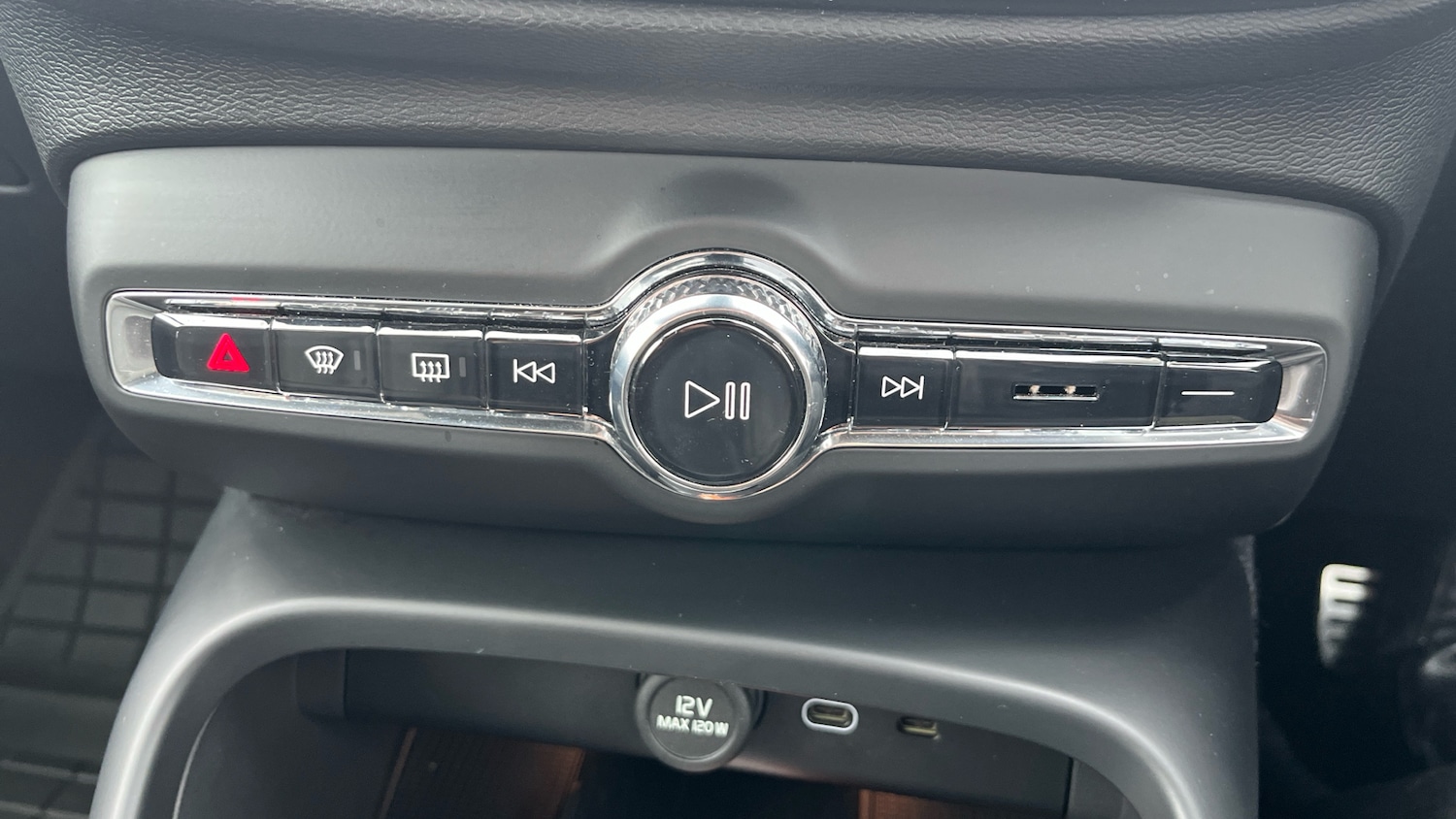 Used Volvo XC40 2021 for sale - 76694145: Photo 37