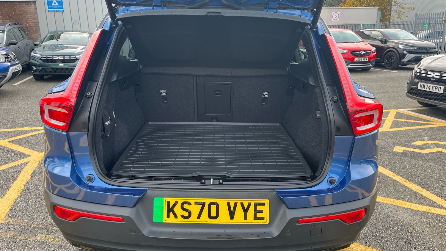 Used Volvo XC40 2021 for sale - 76694145: Photo 4