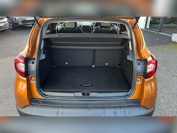 Used Renault Captur 2019 for sale - 76497168: Photo