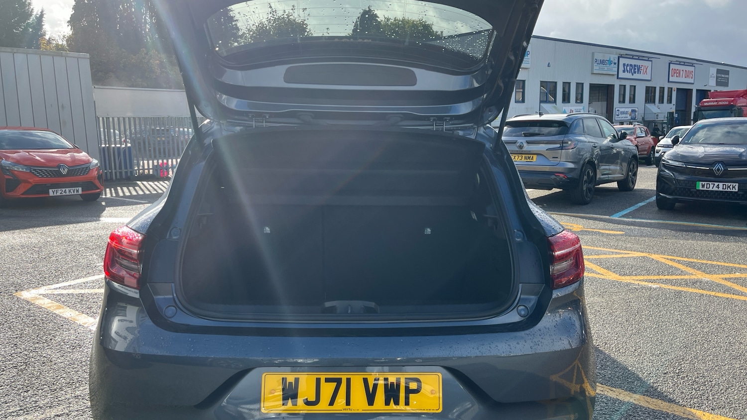 Used Renault Clio 2021 for sale - 76255224: Photo 4