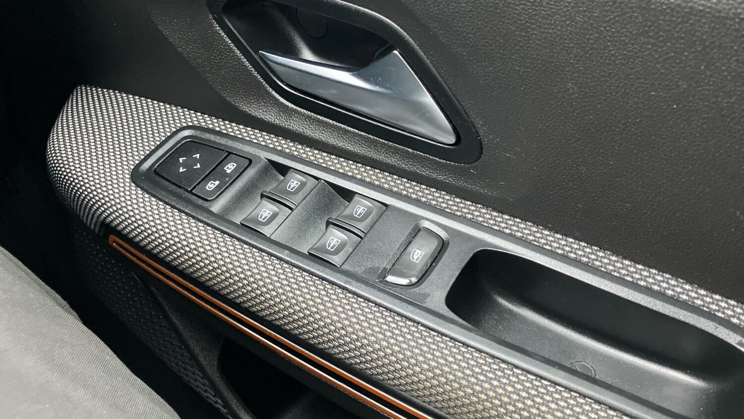 Used Dacia Sandero Stepway 2021 for sale - 76761933: Photo 40