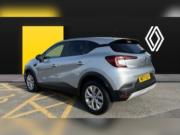 Used Renault Captur 2022 for sale - 76064911: Photo 2