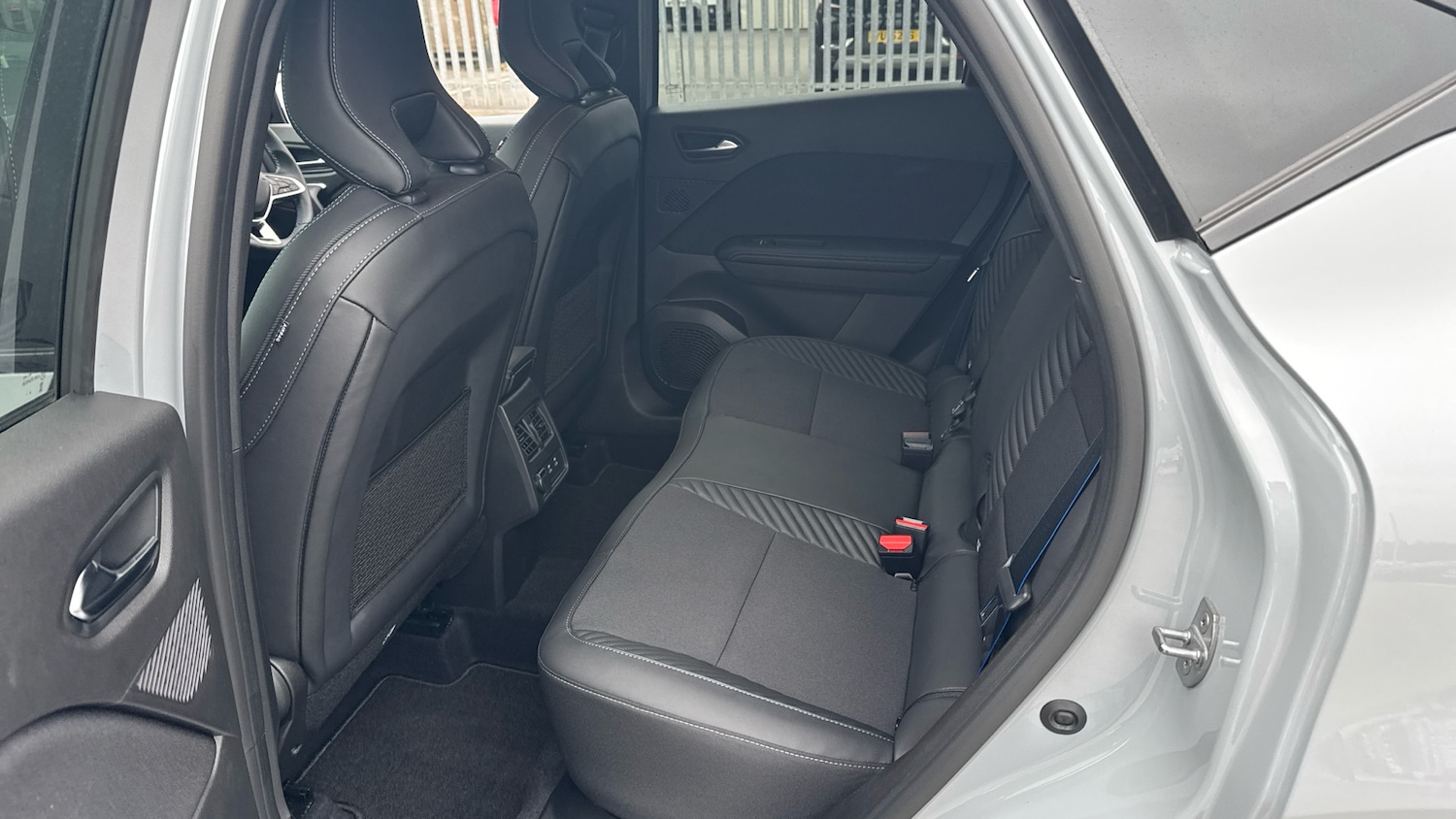 Used Renault Captur 2025 for sale - 76427791: Photo 16