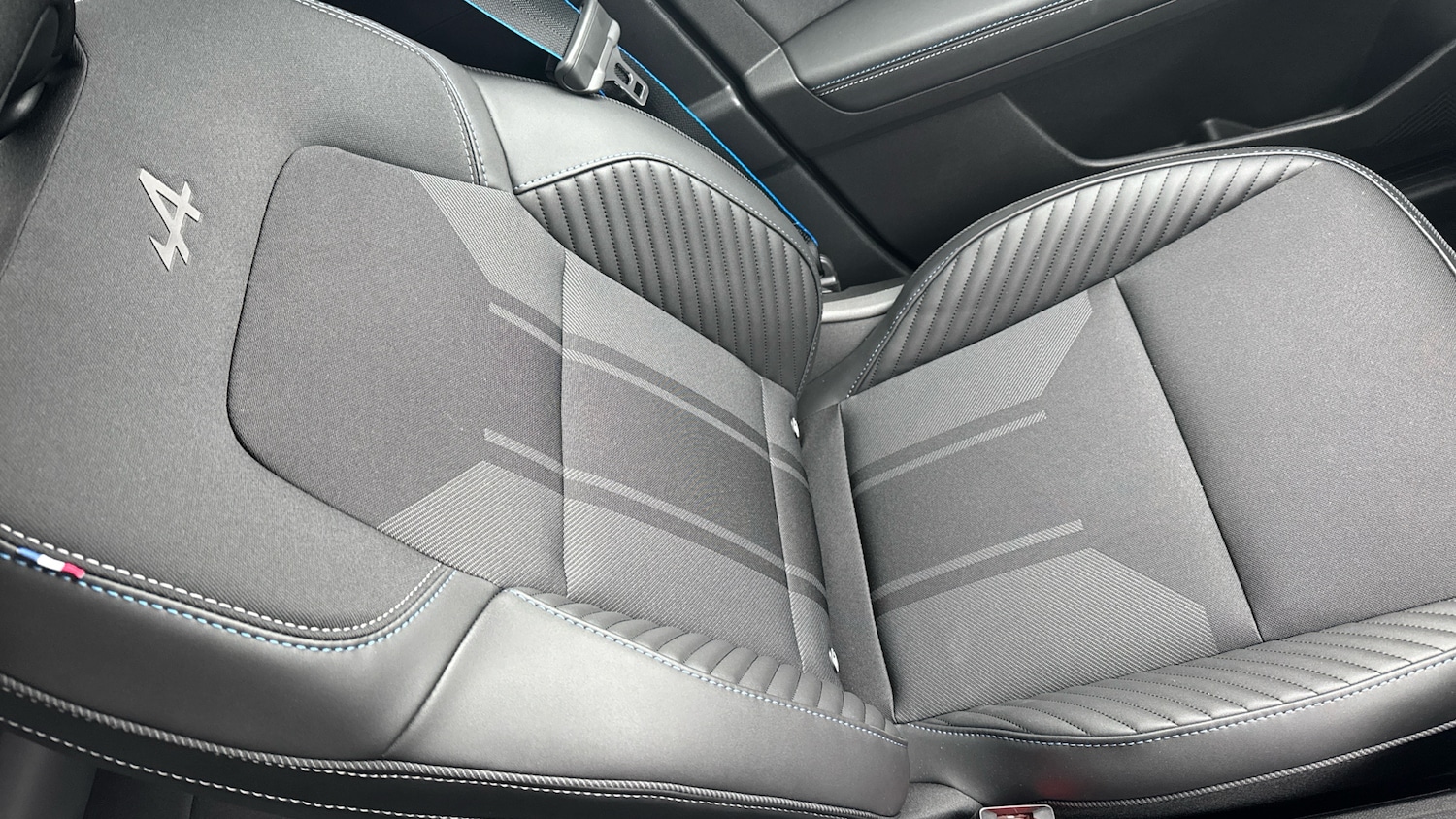 Used Renault Captur 2025 for sale - 76427791: Photo 30