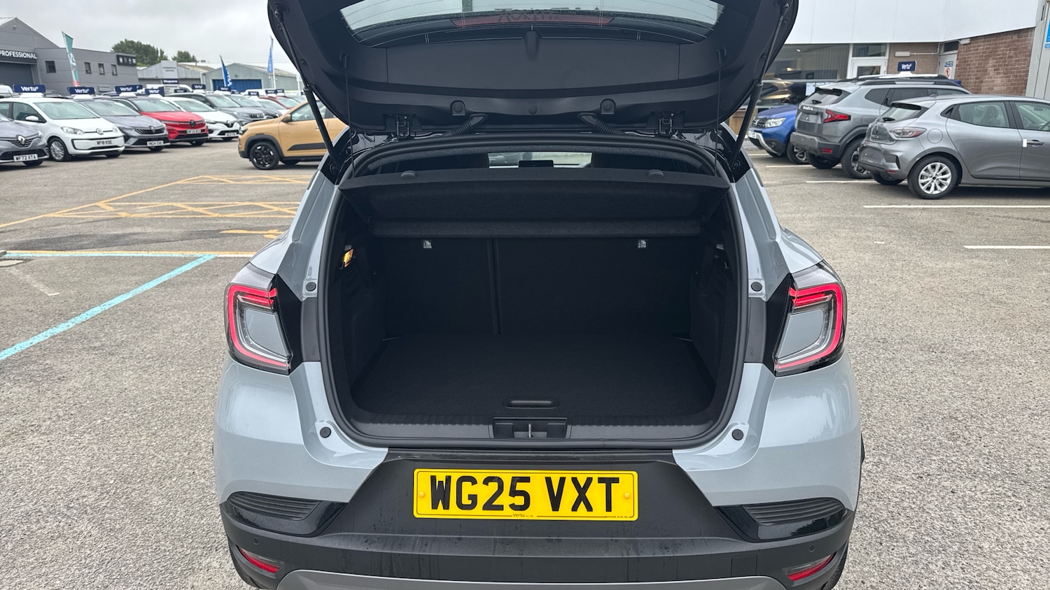 Used Renault Captur 2025 for sale - 76427791: Photo 4