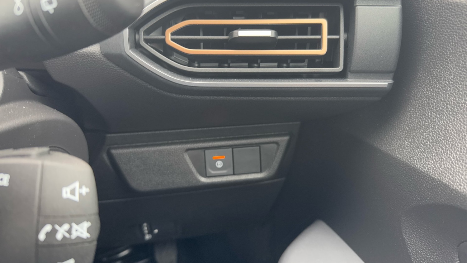 Used Dacia Sandero Stepway 2024 for sale - 76452665: Photo 35