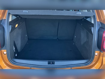 Used Dacia Duster 2018 for sale - 76817395: Photo