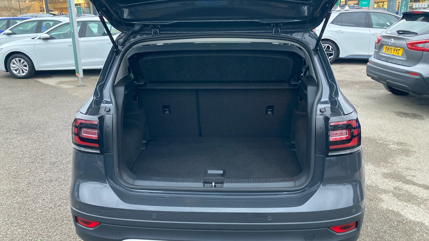 Used Volkswagen T-Cross 2020 for sale - 77567322: Photo 4