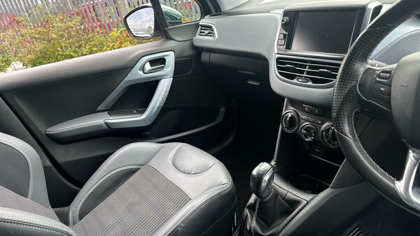 Used Peugeot 208 2018 for sale - 76127110: Photo 14