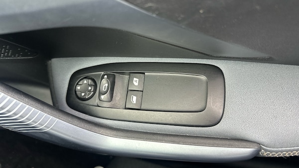 Used Peugeot 208 2018 for sale - 76127110: Photo 23