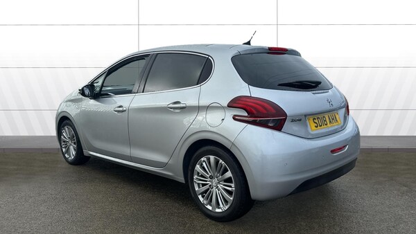 Used Peugeot 208 2018 for sale - 76127110: Photo 2
