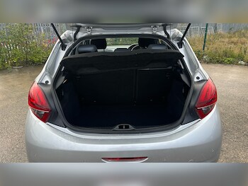 Used Peugeot 208 2018 for sale - 76127110: Photo 4