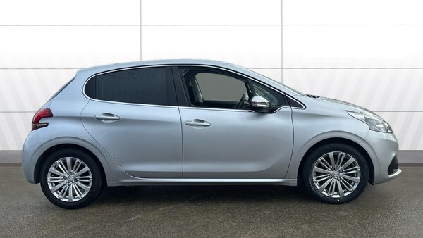 Used Peugeot 208 2018 for sale - 76127110: Photo 5