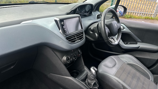 Used Peugeot 208 2018 for sale - 76127110: Photo 9
