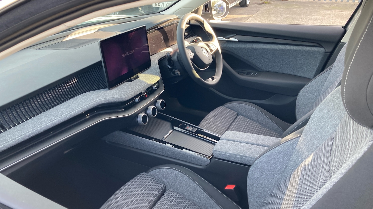 Used Skoda Superb 2024 for sale - 76354939: Photo 2