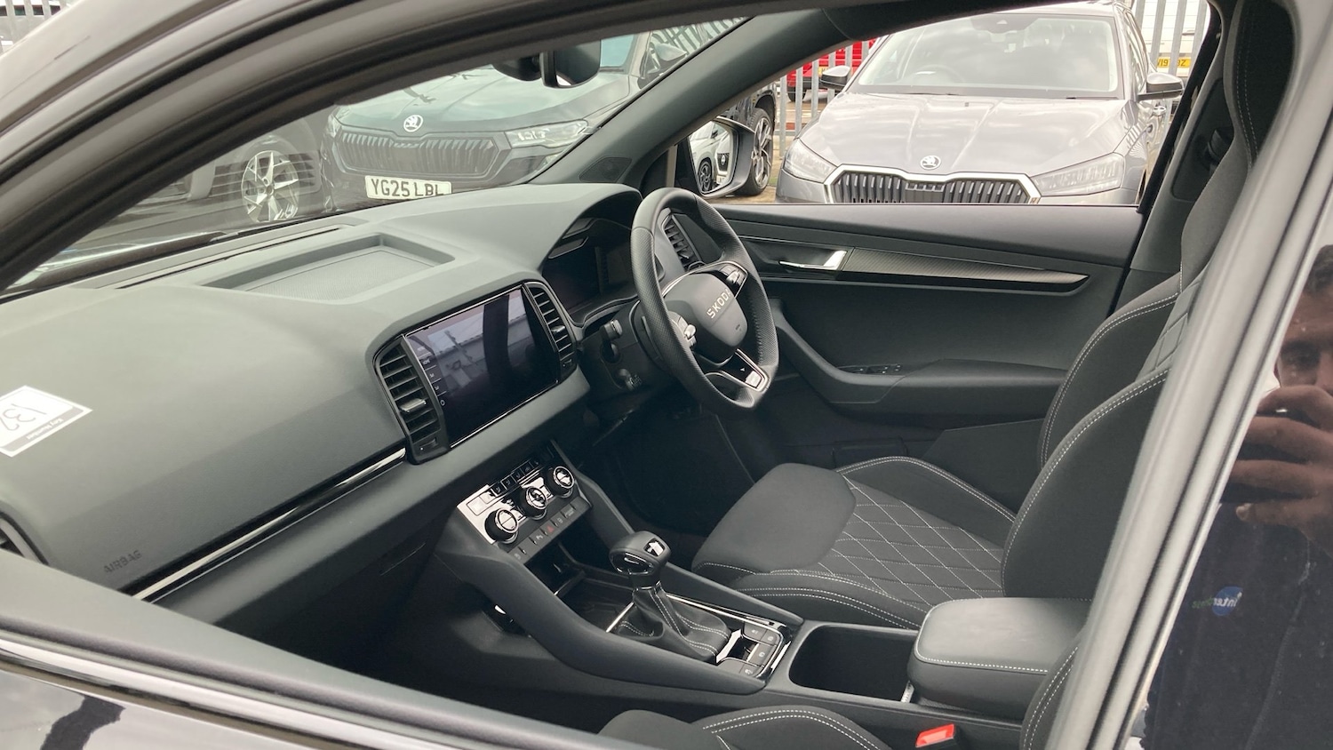 Used Skoda Karoq 2025 for sale - 76534294: Photo 2