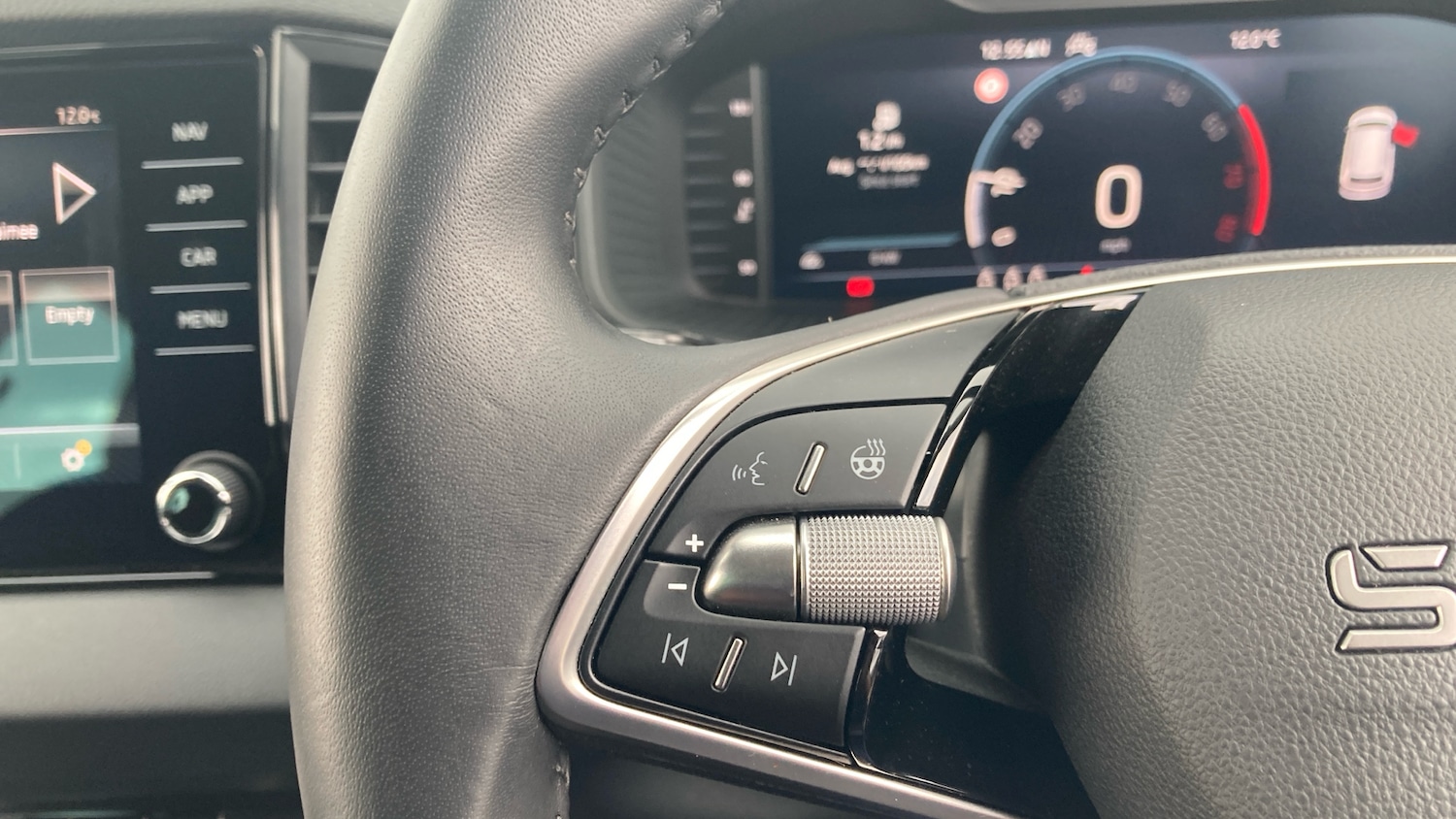 Used Skoda Karoq 2025 for sale - 77662483: Photo 17