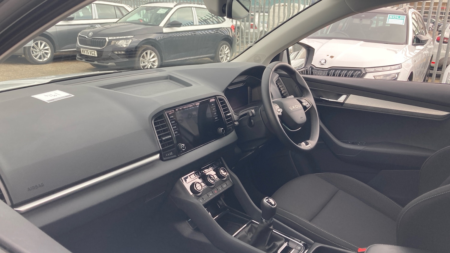 Used Skoda Karoq 2025 for sale - 77662483: Photo 2