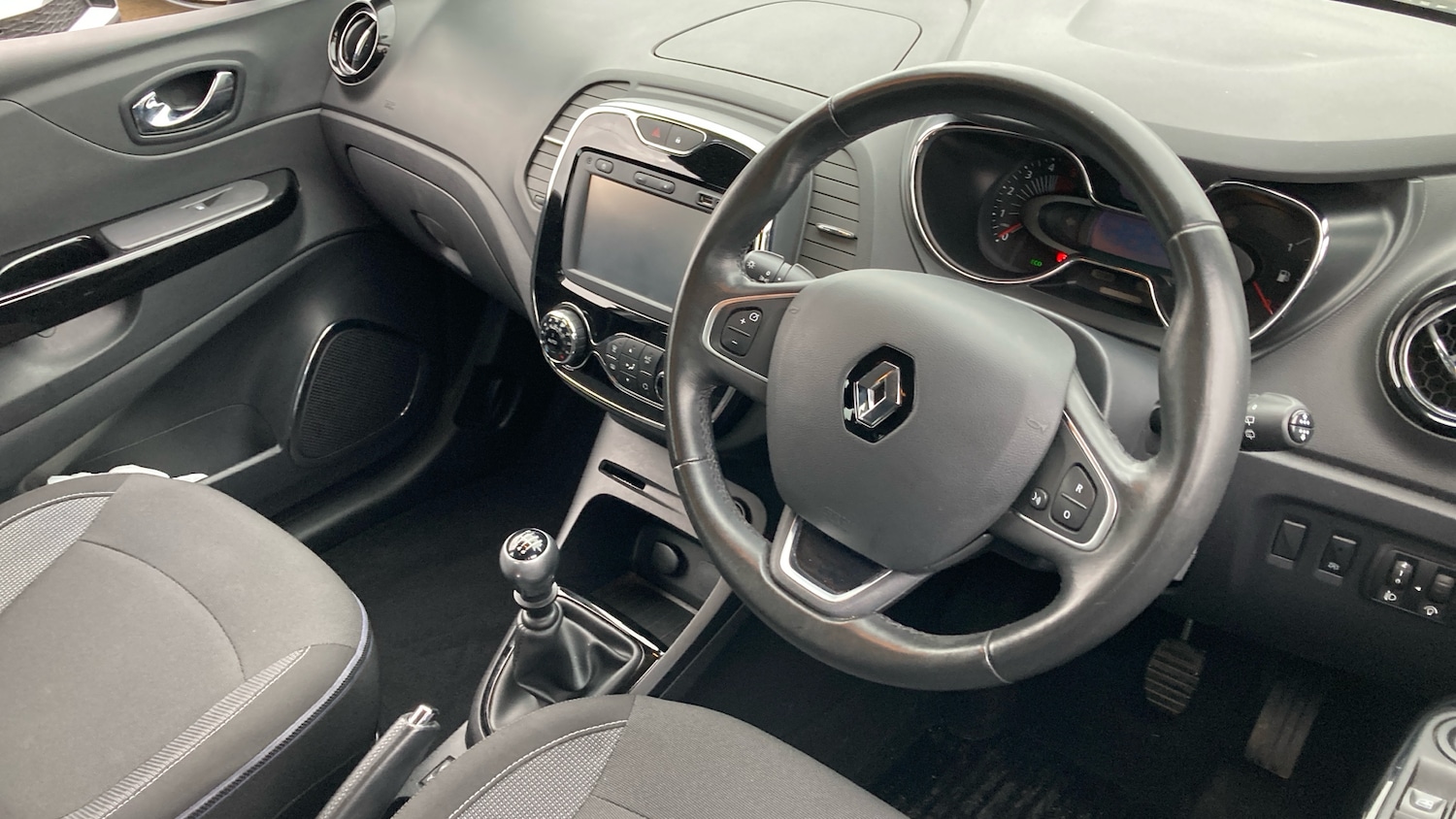 Used Renault Captur 2016 for sale - 76545209: Photo 11