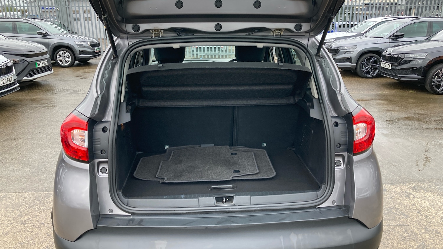 Used Renault Captur 2016 for sale - 76545209: Photo 4