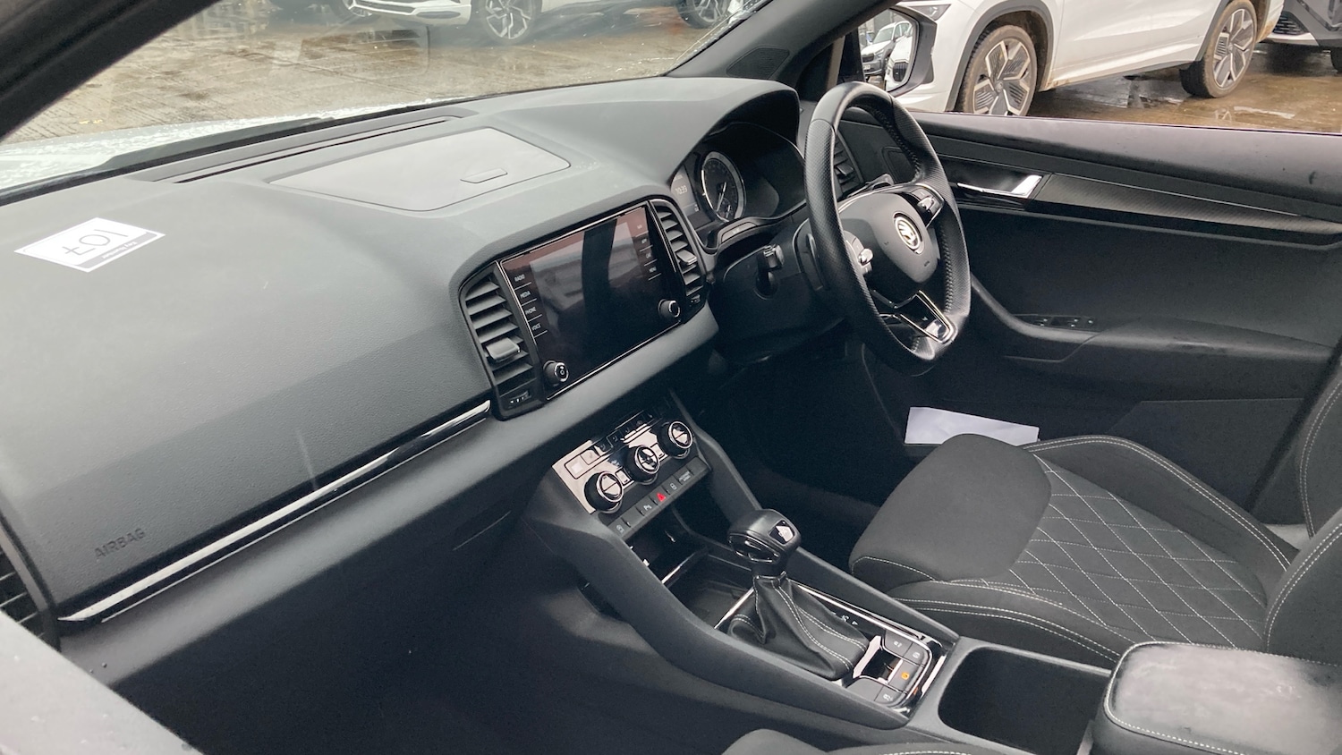 Used Skoda Karoq 2021 for sale - 77208201: Photo 2