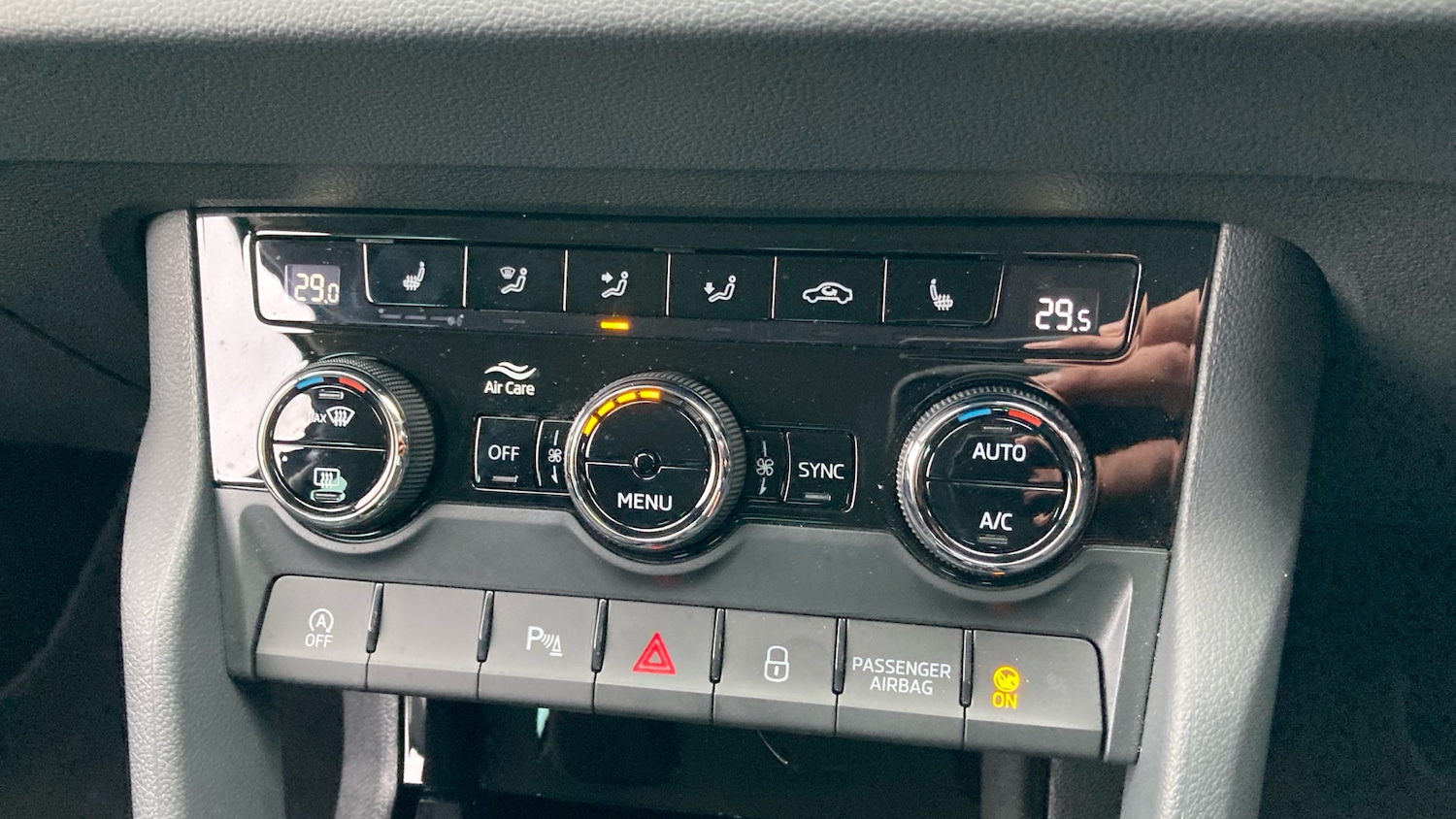 Used Skoda Karoq 2025 for sale - 76662936: Photo 13