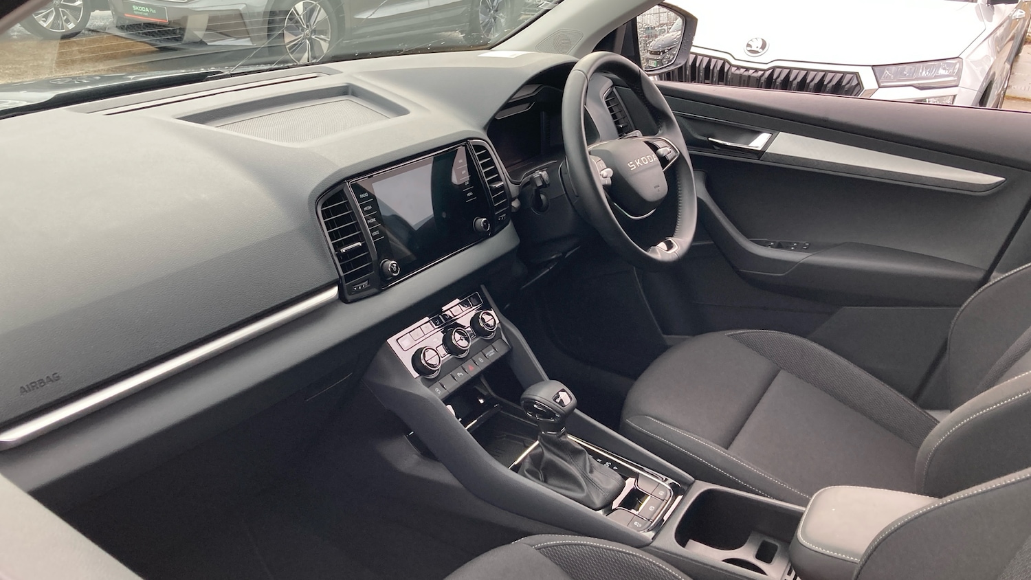 Used Skoda Karoq 2025 for sale - 76662936: Photo 2