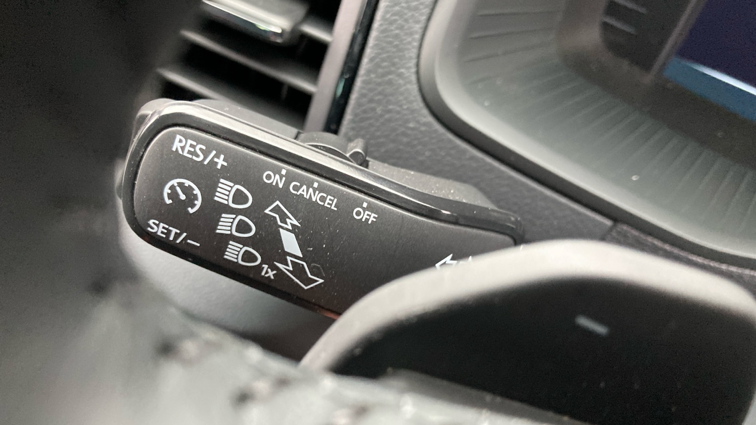 Used Skoda Karoq 2025 for sale - 76662936: Photo 27