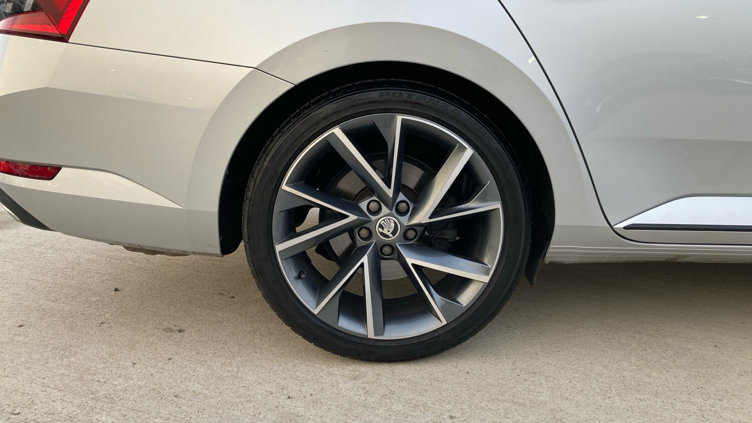 Used Skoda Superb 2023 for sale - 76649959: Photo 21