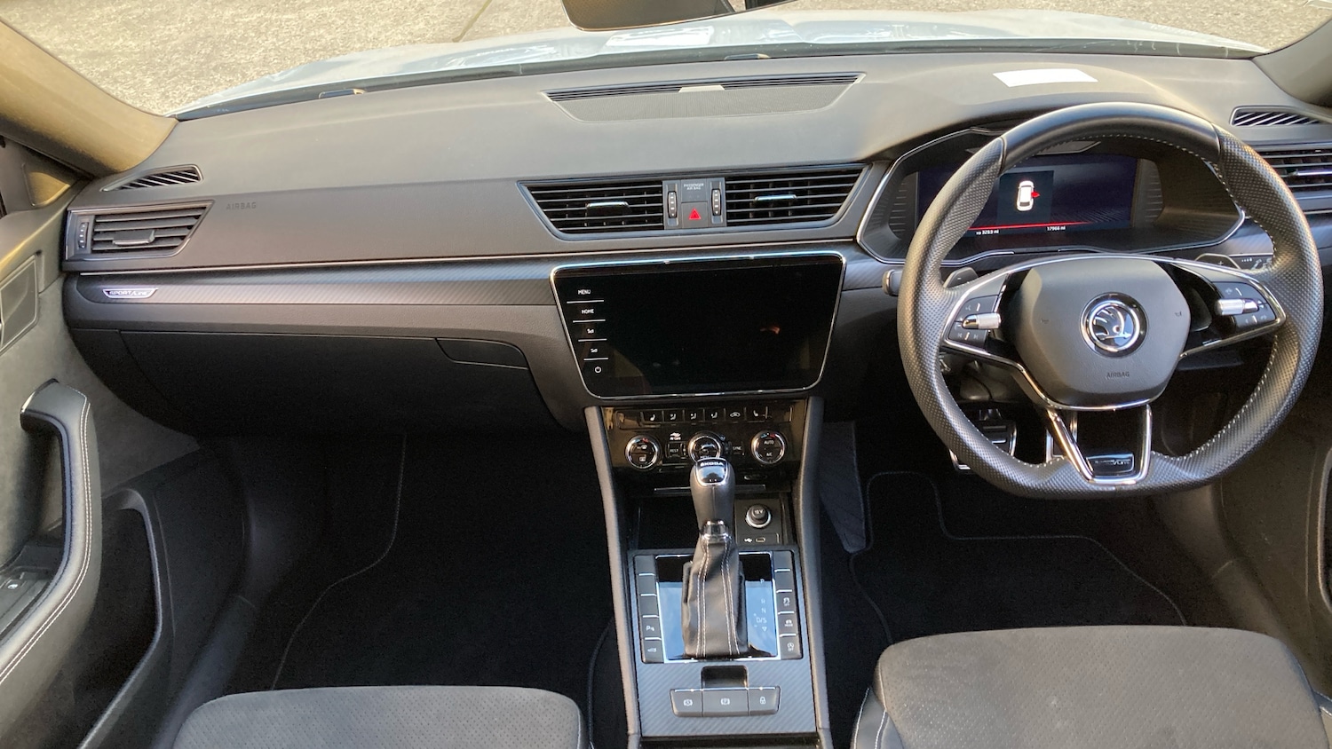 Used Skoda Superb 2023 for sale - 76649959: Photo 9