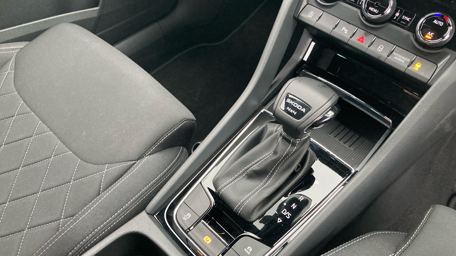 Used Skoda Karoq 2025 for sale - 76718852: Photo 14