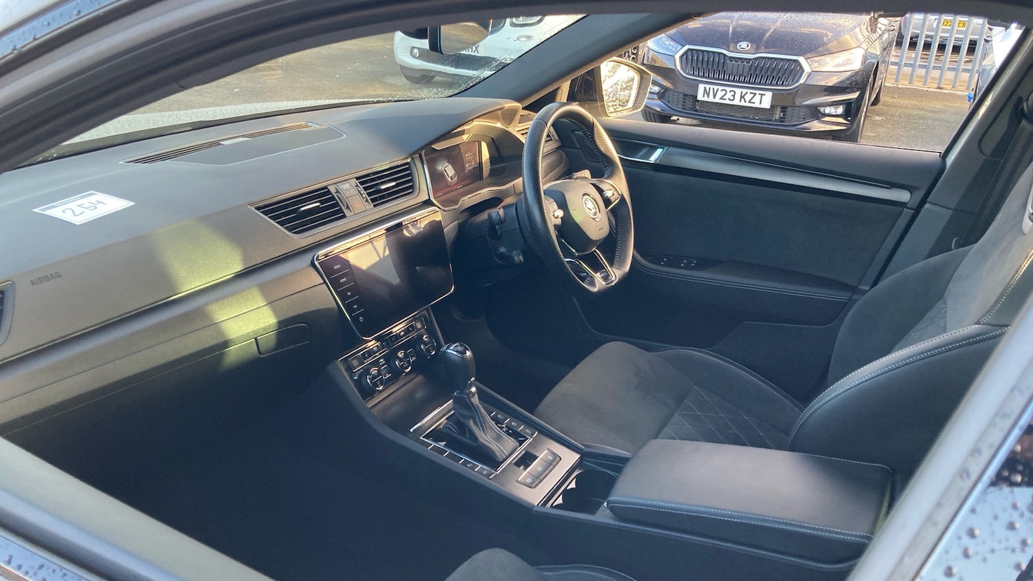 Used Skoda Superb 2024 for sale - 76734373: Photo 2