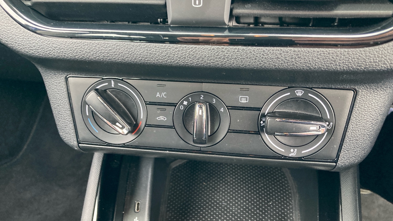 Used Skoda Kamiq 2023 for sale - 77933869: Photo 13