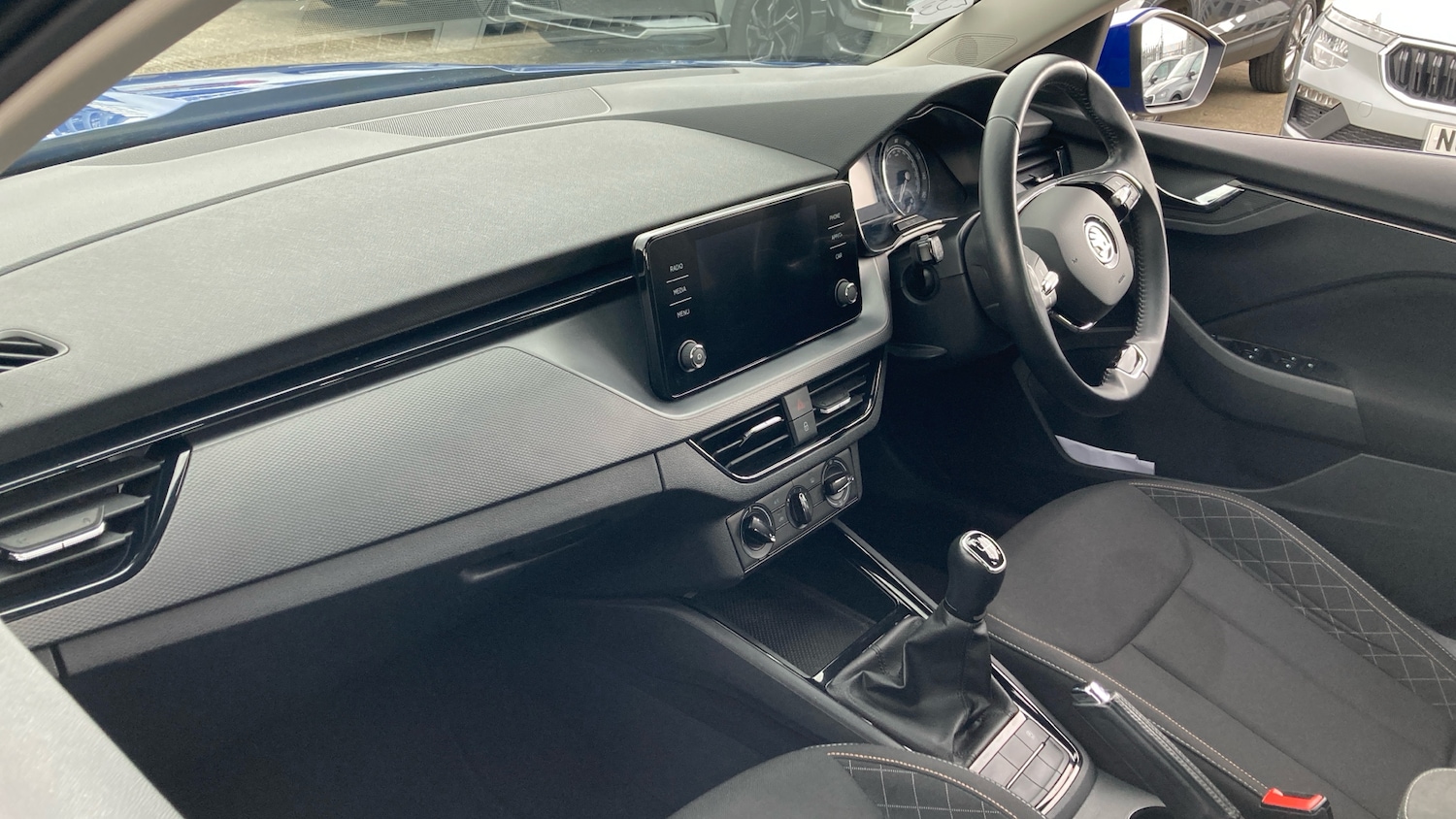 Used Skoda Kamiq 2023 for sale - 77933869: Photo 2