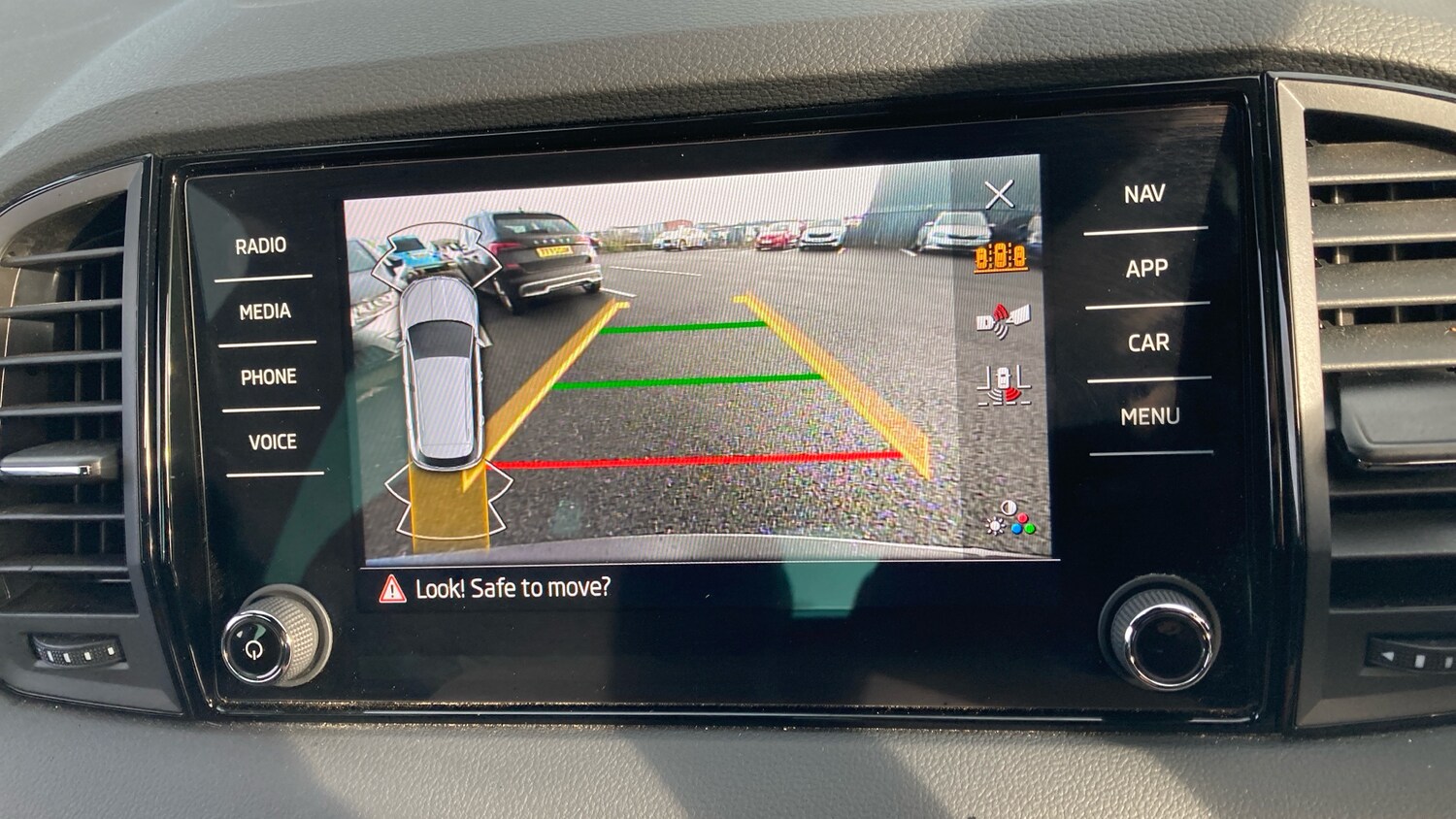 Used Skoda Karoq 2025 for sale - 76719226: Photo 32