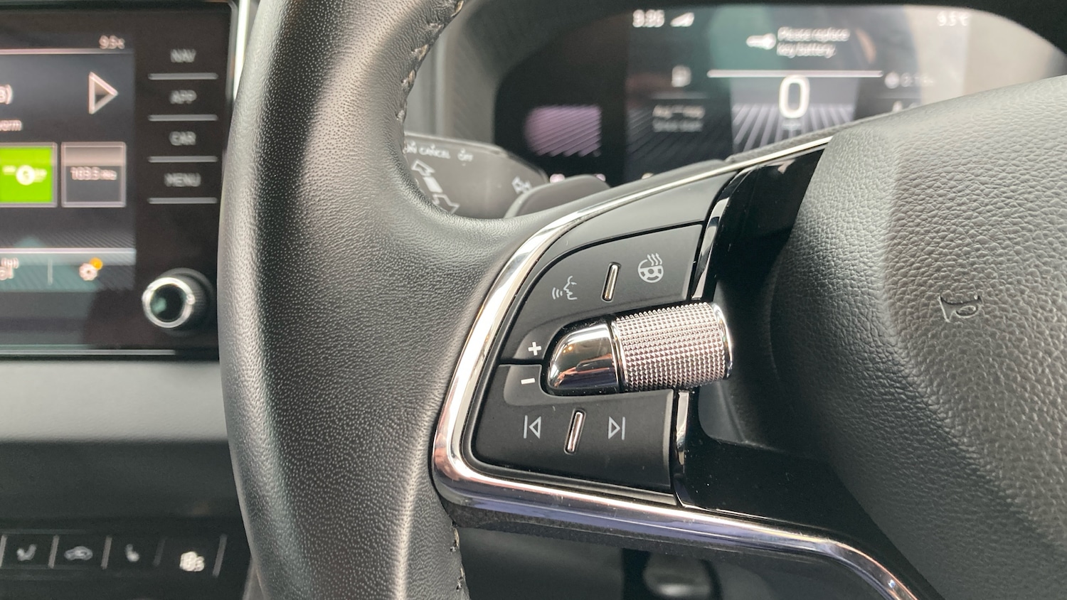 Used Skoda Karoq 2024 for sale - 77935157: Photo 17