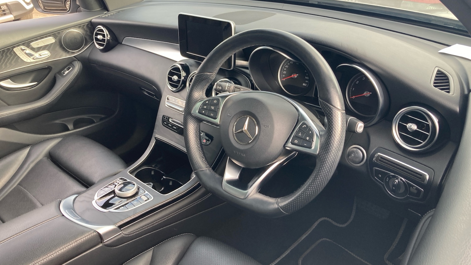 Used Mercedes-Benz GLC 2018 for sale - 77903789: Photo 11