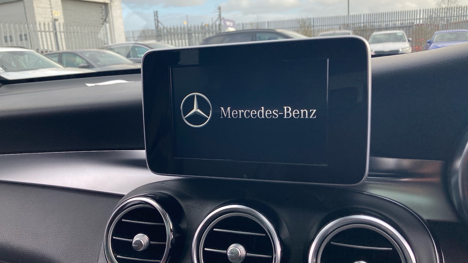 Used Mercedes-Benz GLC 2018 for sale - 77903789: Photo 12