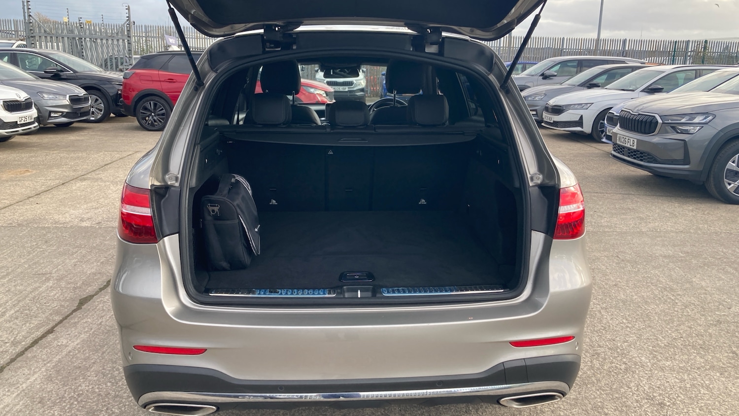 Used Mercedes-Benz GLC 2018 for sale - 77903789: Photo 4