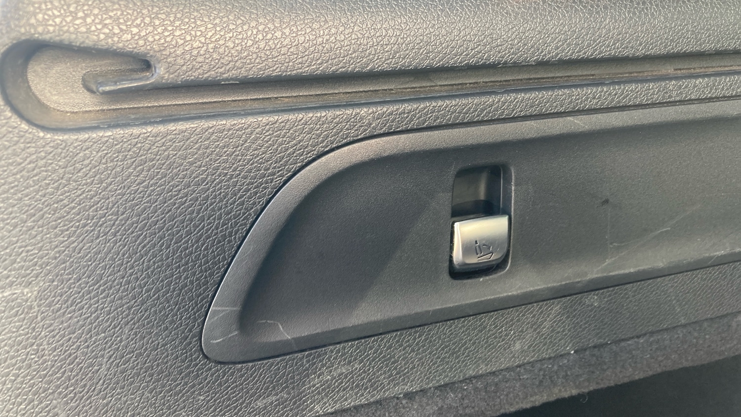 Used Mercedes-Benz GLC 2018 for sale - 77903789: Photo 45