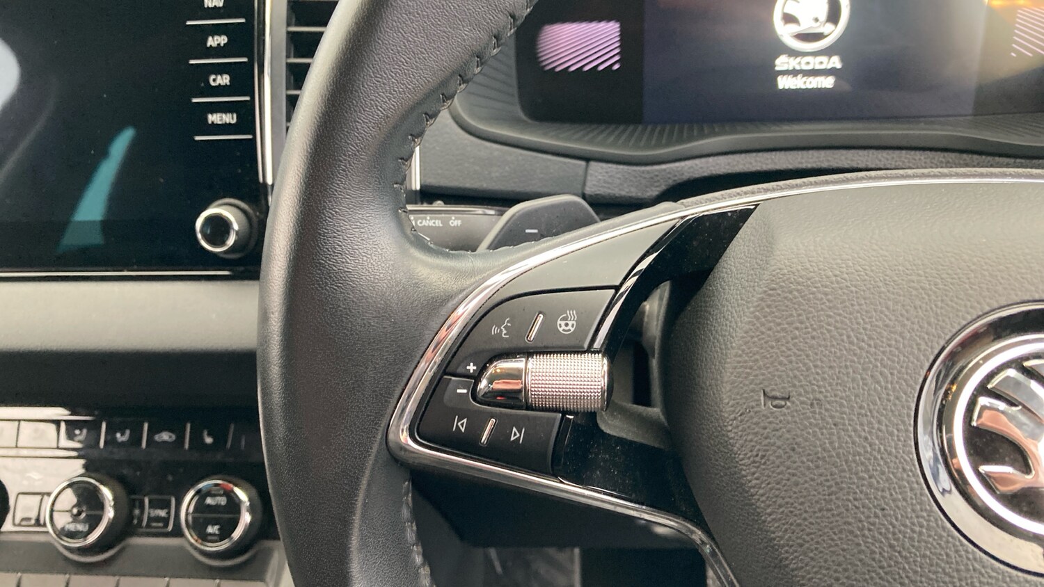 Used Skoda Karoq 2023 for sale - 76862253: Photo 17