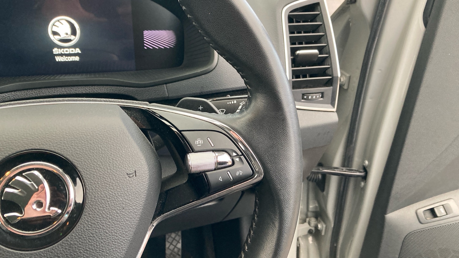 Used Skoda Karoq 2023 for sale - 76862253: Photo 18