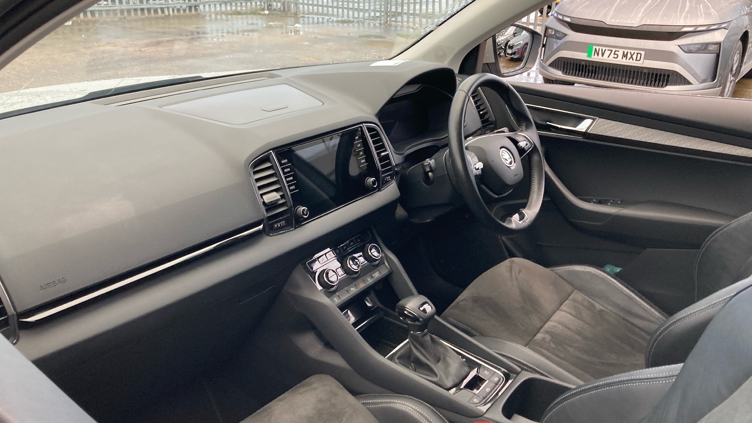 Used Skoda Karoq 2023 for sale - 76862253: Photo 2