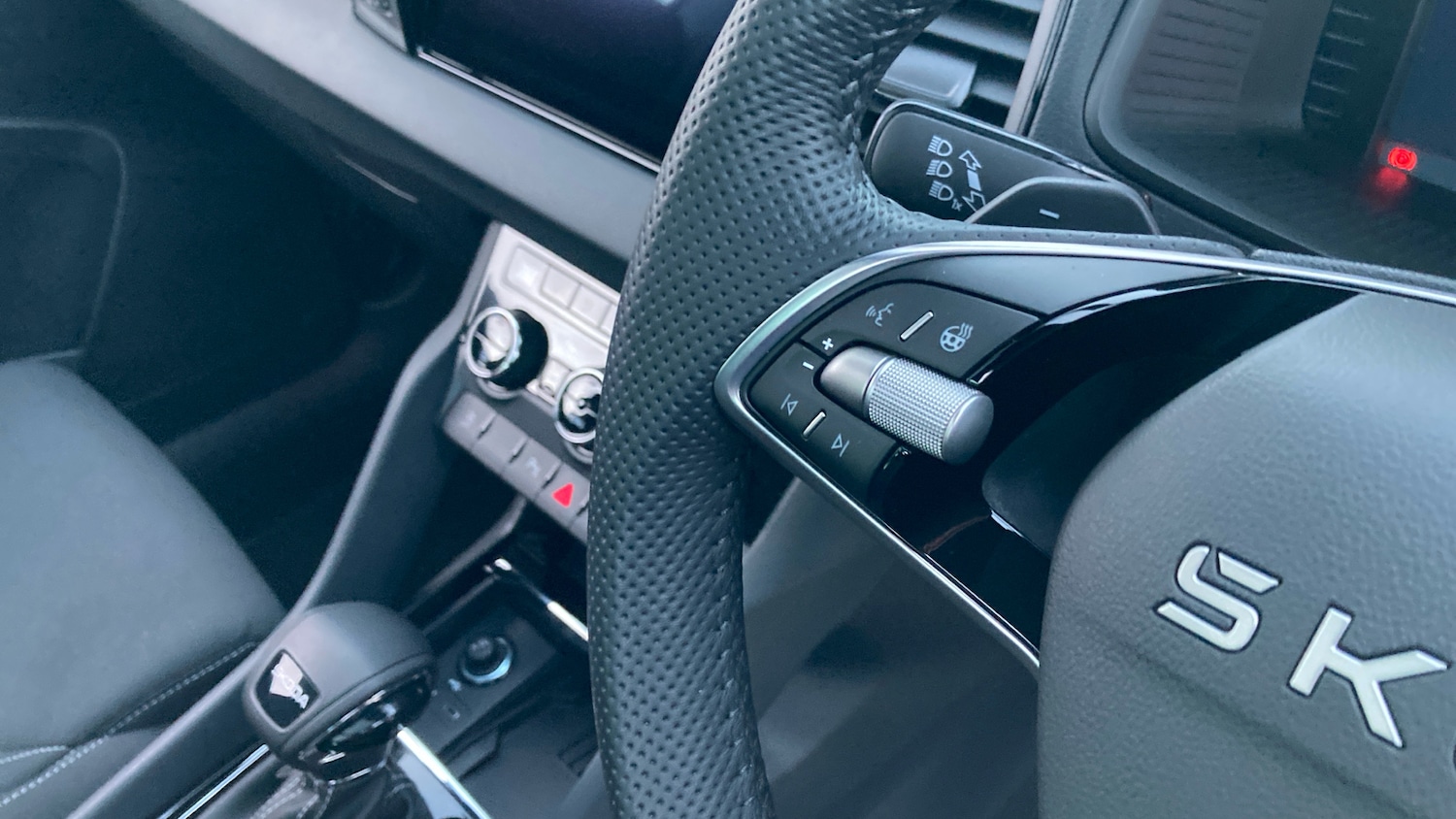 Used Skoda Karoq 2025 for sale - 76858680: Photo 17